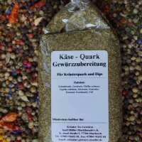 Käse-Quark-Gewürzzubereitung mit grünen...
