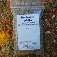 Knoblauchpfeffer-Gewürzzubereitung mit dunklen...