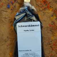Schwarzkümmelsamen in tiefschwarzer Farbe