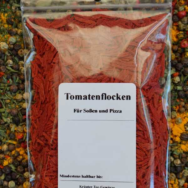 Tomatenflocken in kräftig roter bis orangener Farbe