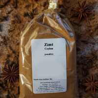Gemahlener Ceylon-Zimt als feines, hellbraunes Pulver