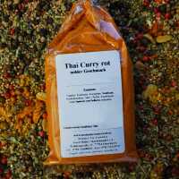 Thai Curry rot als feines, rötliches Pulver