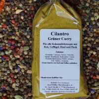 Grüner Curry mit kräftig grüner Farbe
