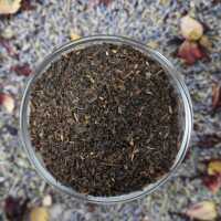 Schwarzteeblätter in dunkelbrauner bis schwarzer Farbe