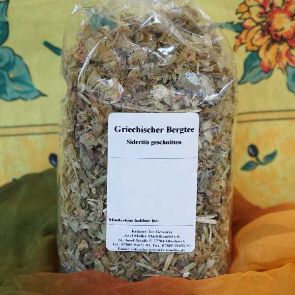 Griechischer Bergtee mit ganzen, graugrünen Kräuterstängeln