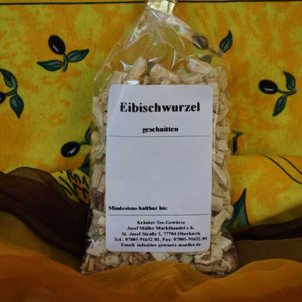 Geschnittene Eibischwurzel in hellbrauner bis beigefarbener Farbe