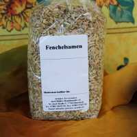 Fenchelsamen in länglicher, grün-brauner Form