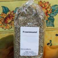 Getrocknetes Frauenmantelkraut in grüner Farbe