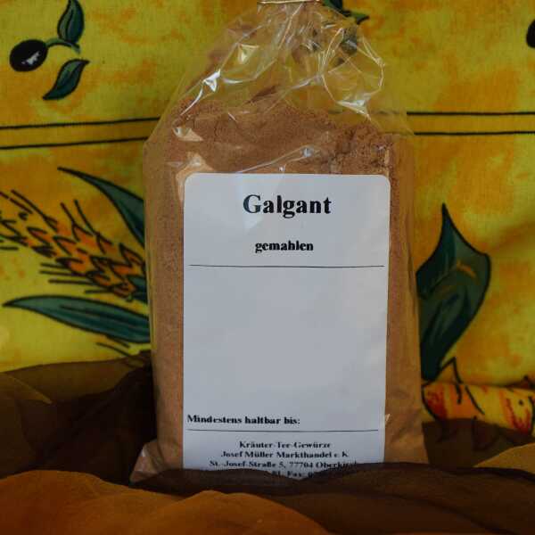 Gemahlener Galgant als feines, beige-bräunliches Pulver