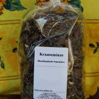 Getrocknete Krauseminzblätter (Nane) in grüner...