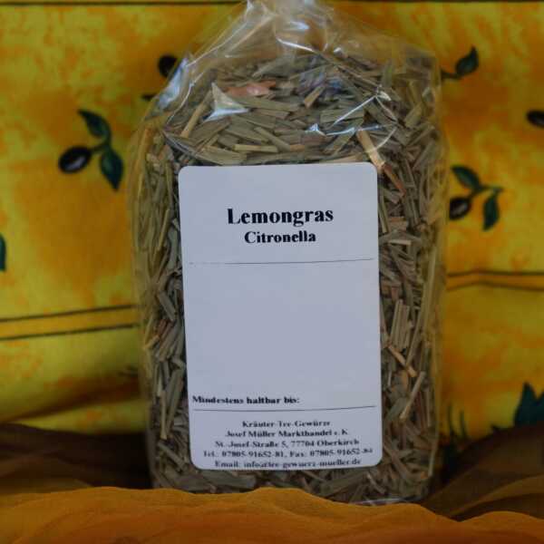 Getrocknetes Lemongras in hellgrün-gelblicher Farbe