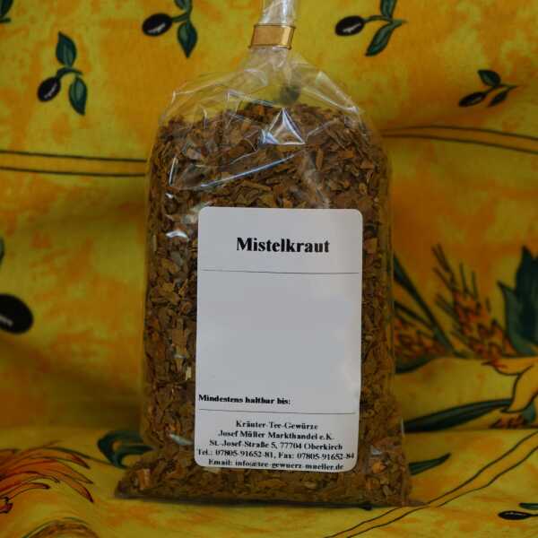Getrocknetes Mistelkraut in grüner Farbe