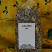 Ganze Salbeiblätter in graugrüner Farbe