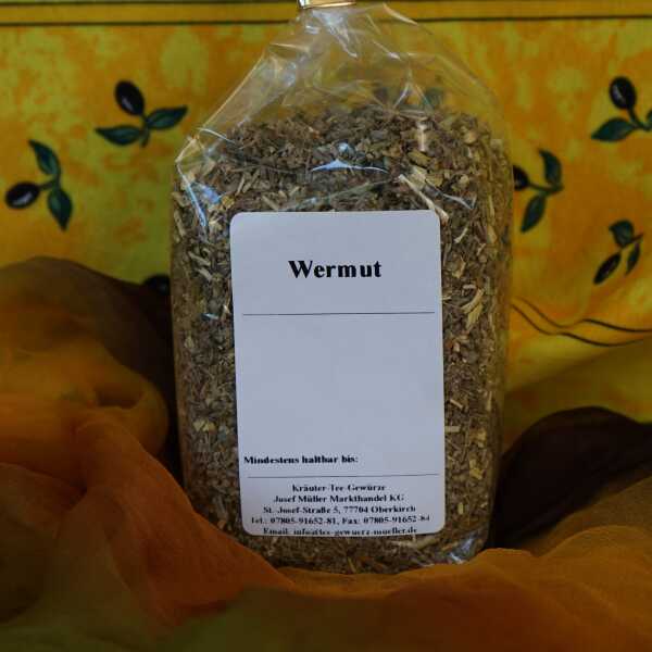 Getrocknetes Wermutkraut in silbrig-grüner Farbe