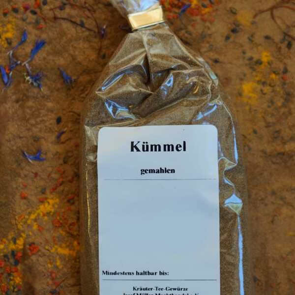 Gemahlener Kümmel als feines, braunes Pulver